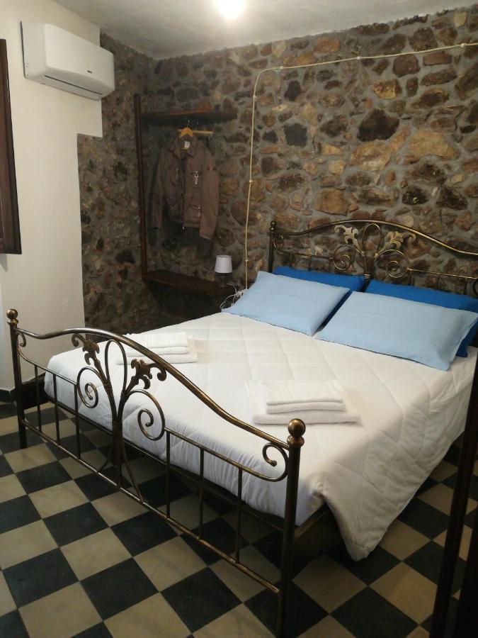 Deiana Bed & Breakfast Santu Lussurgiu Cameră foto