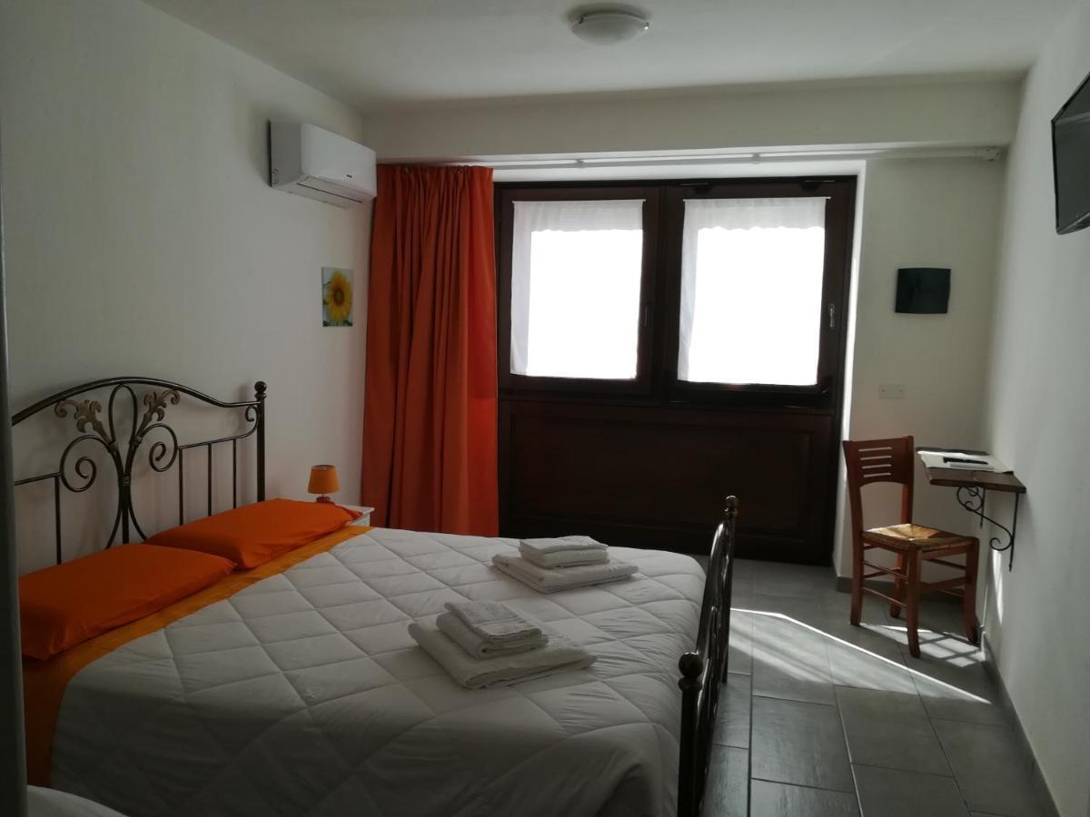 Deiana Bed & Breakfast Santu Lussurgiu Exterior foto