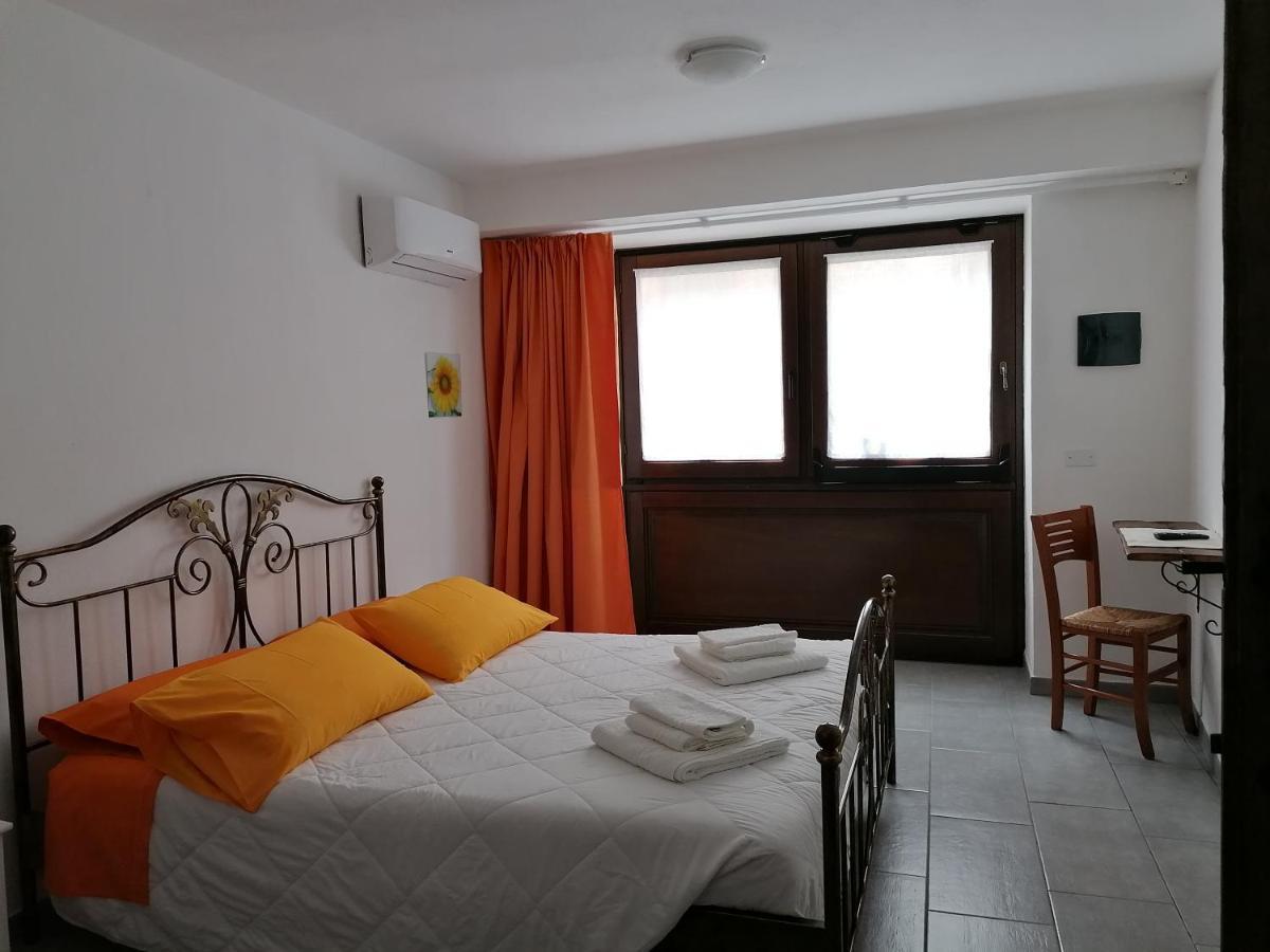 Deiana Bed & Breakfast Santu Lussurgiu Exterior foto